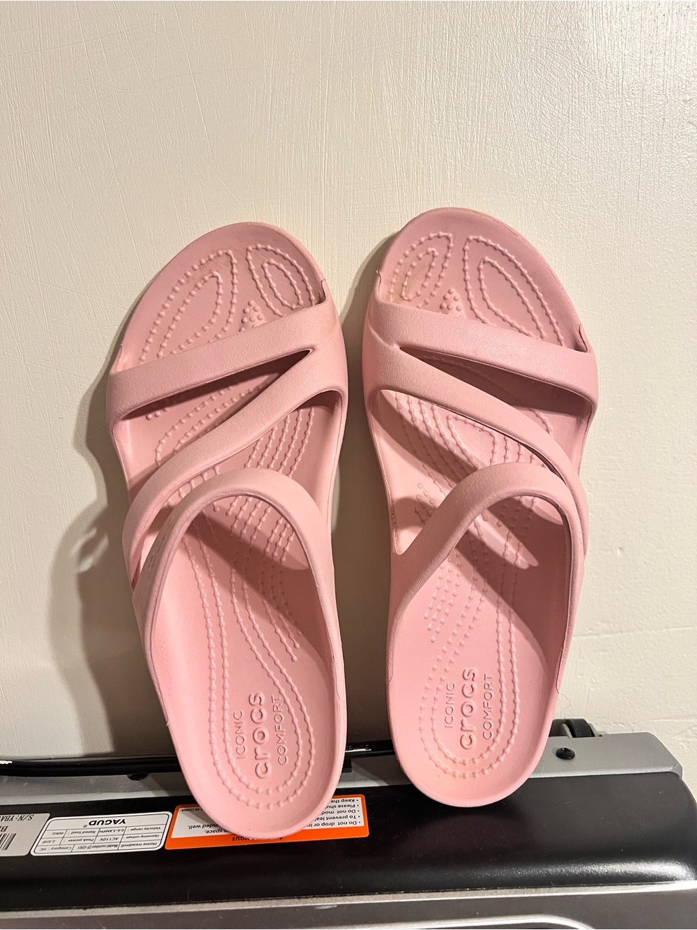 CROCS Women's Soft Pink Crisscross Slide Sandals lightweight